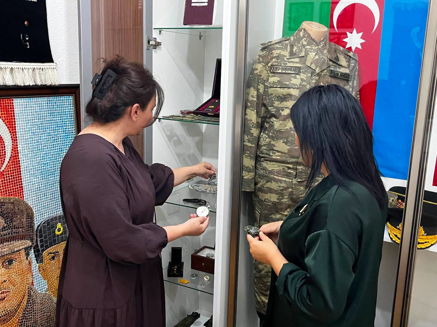 Deputat Elnarə Akimova şəhid general-mayor Polad Həşimovun ailəsini ziyarət etdi (FOTO)