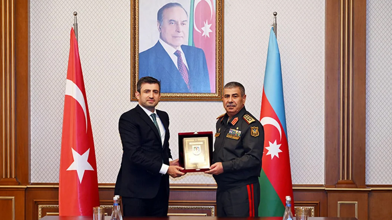 Zakir Həsənov Selçuk Bayraktarı qəbul etdi (FOTO)