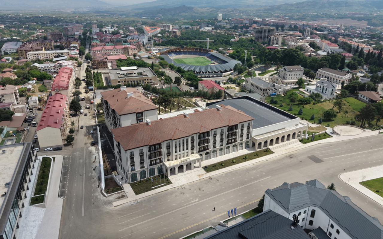Yeni hoteldə 45 nəfərə iş veriləcək (FOTO)