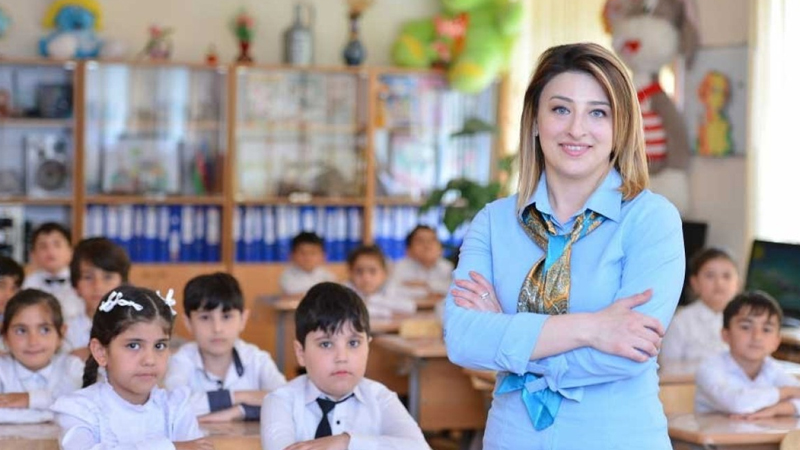 Müəllimlərin geyimi ilə bağlı qanun qəbul edildi