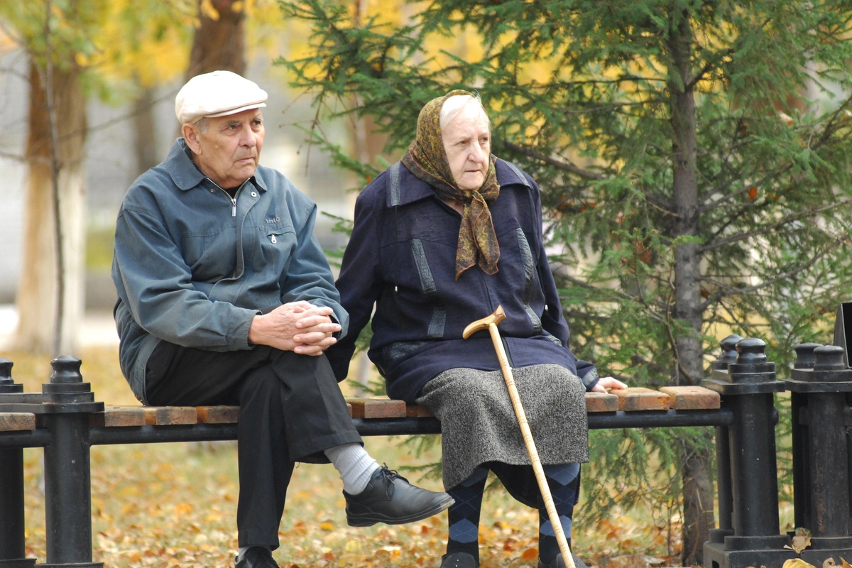 Bu gündən kişi və qadınların pensiya yaşı bərabərləşdirildi