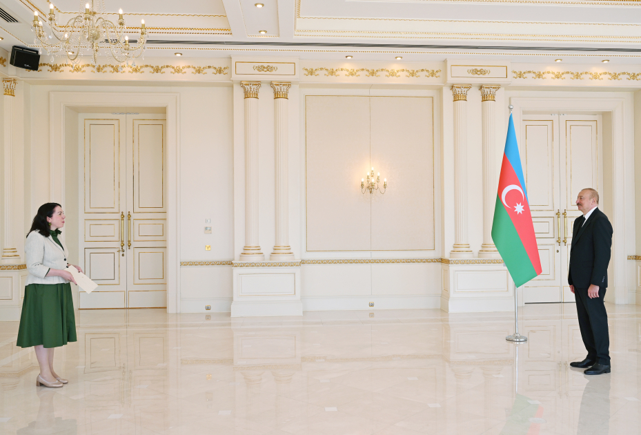 Prezident yeni səfirlərin etimadnaməsini qəbul etdi (YENİLƏNİB)