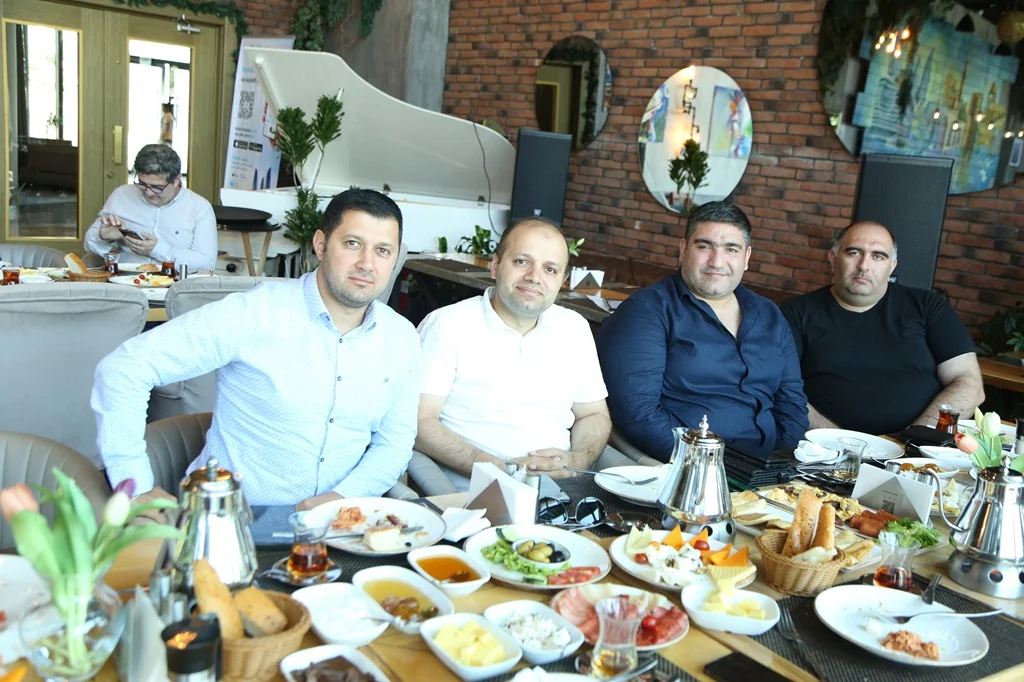 AQC Milli Mətbuat Günündə media nümayəndələri ilə görüş keçirdi (FOTO)