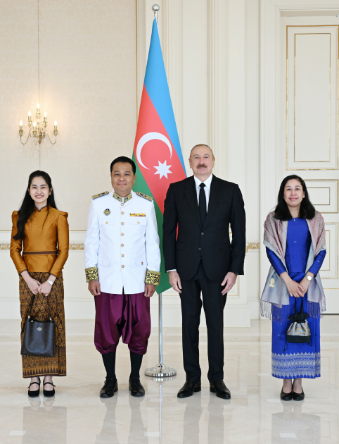 Prezident yeni səfirlərin etimadnaməsini qəbul etdi (YENİLƏNİB)