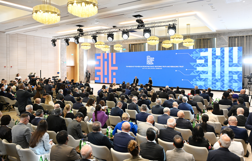 İlham Əliyev IV Şuşa Qlobal Media Forumunun açılışında iştirak etdi (YENİLƏNİB)