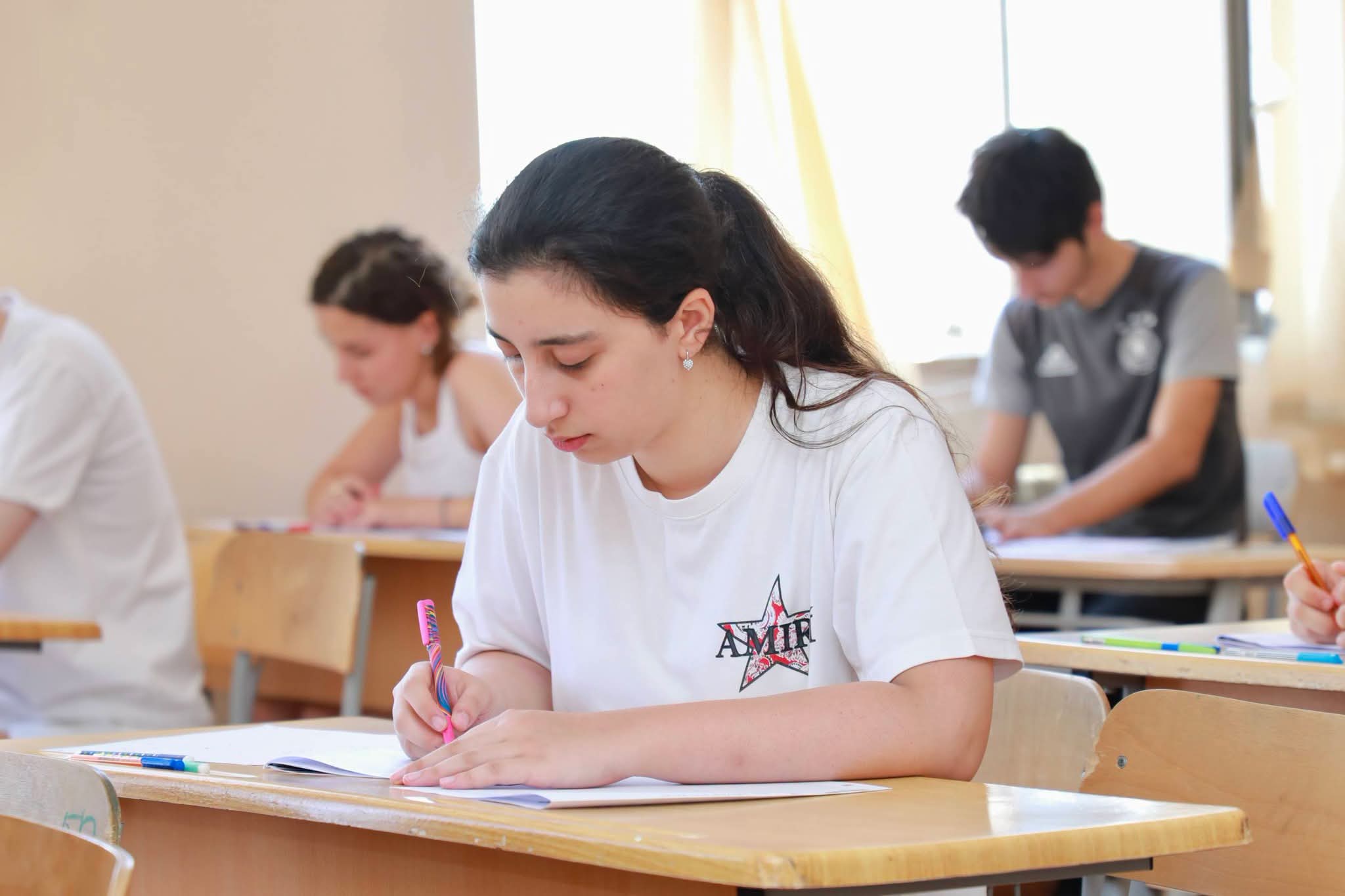 DİM qəbul imtahanı keçirdi, 12 nəfərdə telefon aşkarlandı (FOTO)