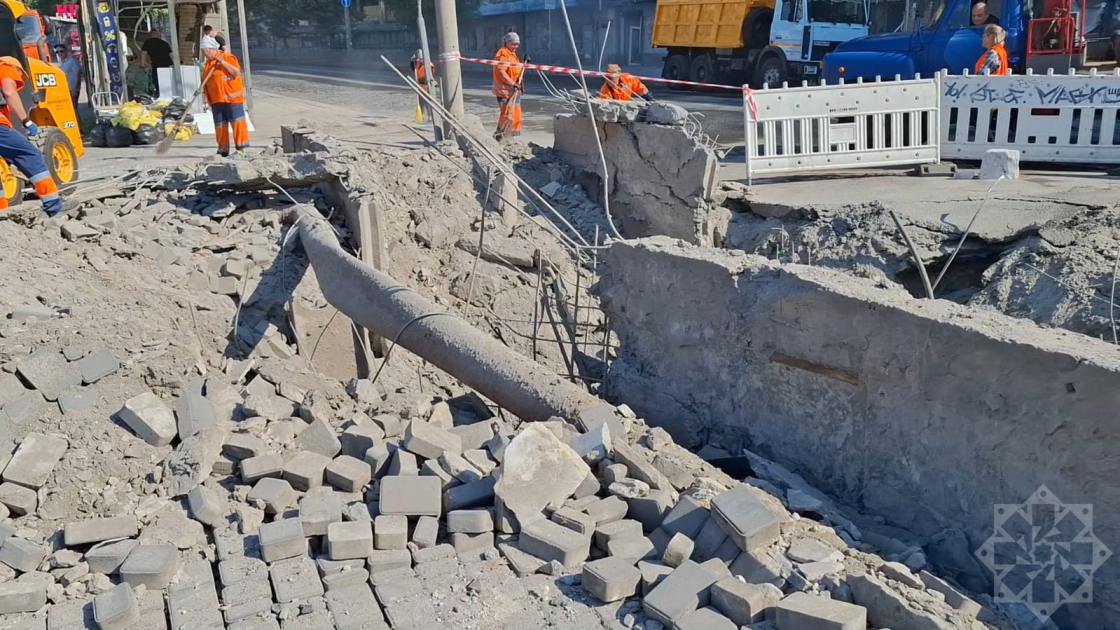 Kiyevə raket zərbələri endirildi: Azərbaycanın səfirliyinə ziyan dəydi (FOTO)
