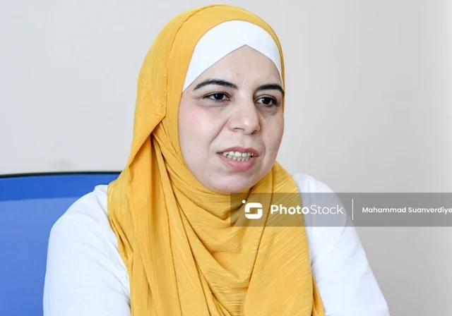 Ana qızı ilə eyni ildə ali məktəbi bitirdi: 20 il sonra gerçəkləşən arzu (FOTO)