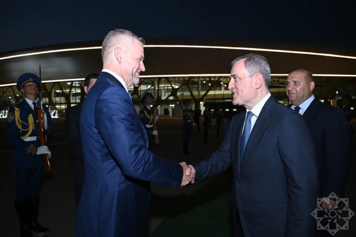 Slovakiya Prezidenti Füzuli aeroportundan Bakı şəhərinə yola düşdü