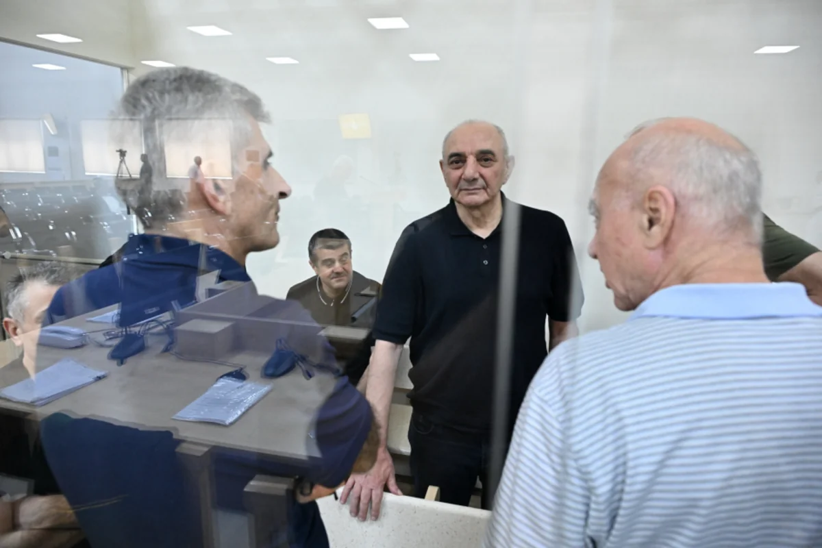 Araik və digərlərinin apellyasiya məhkəməsi: Prokurorların çıxışları davam edir