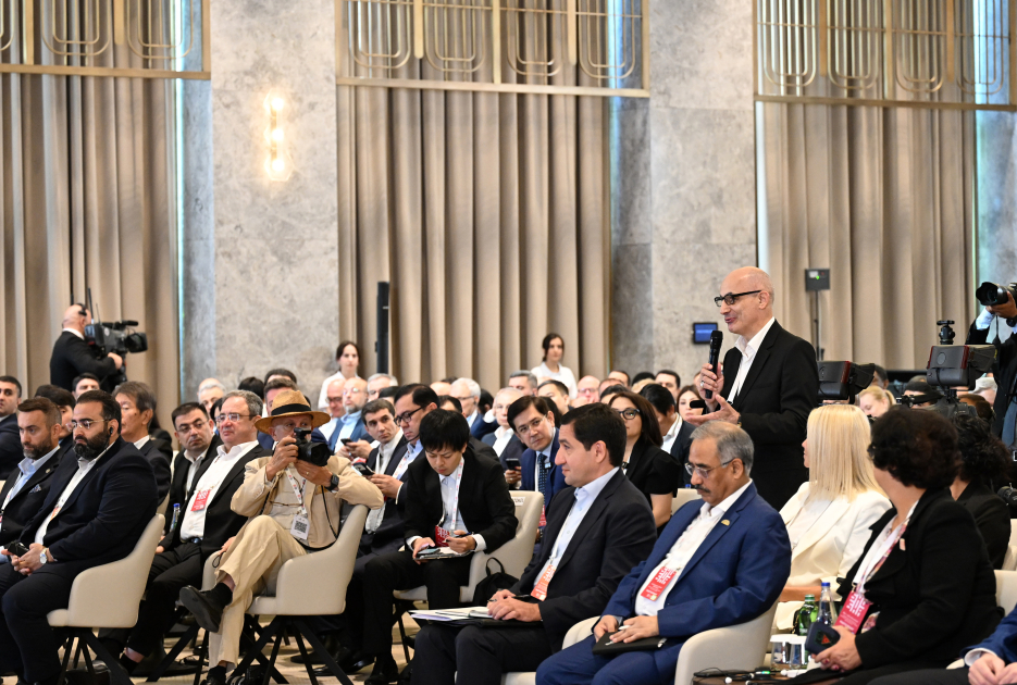 İlham Əliyev IV Şuşa Qlobal Media Forumunun açılışında iştirak etdi (YENİLƏNİB)
