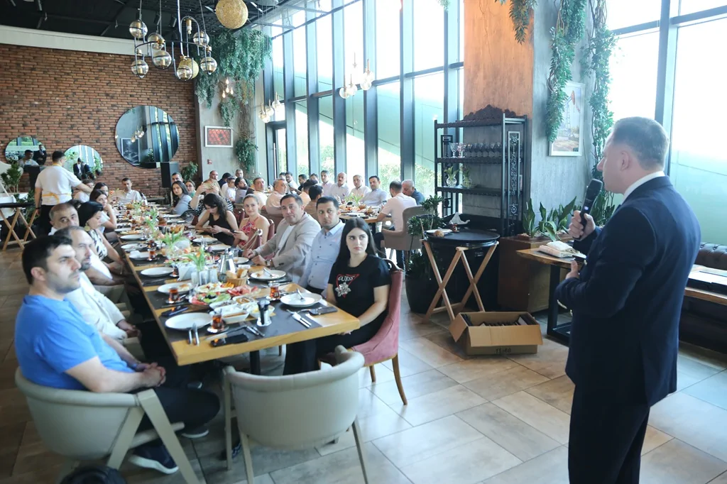 AQC Milli Mətbuat Günündə media nümayəndələri ilə görüş keçirdi (FOTO)