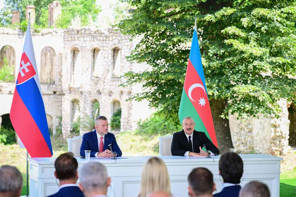 İlham Əliyevin Şuşada Slovakiya Prezidenti ilə geniş tərkibdə görüşü oldu (YENİLƏNİR)