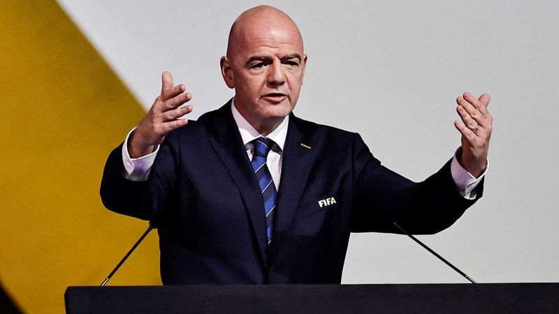 KİV: UEFA İnfantinonun FİFA prezidentliyindən getməsinə çalışır