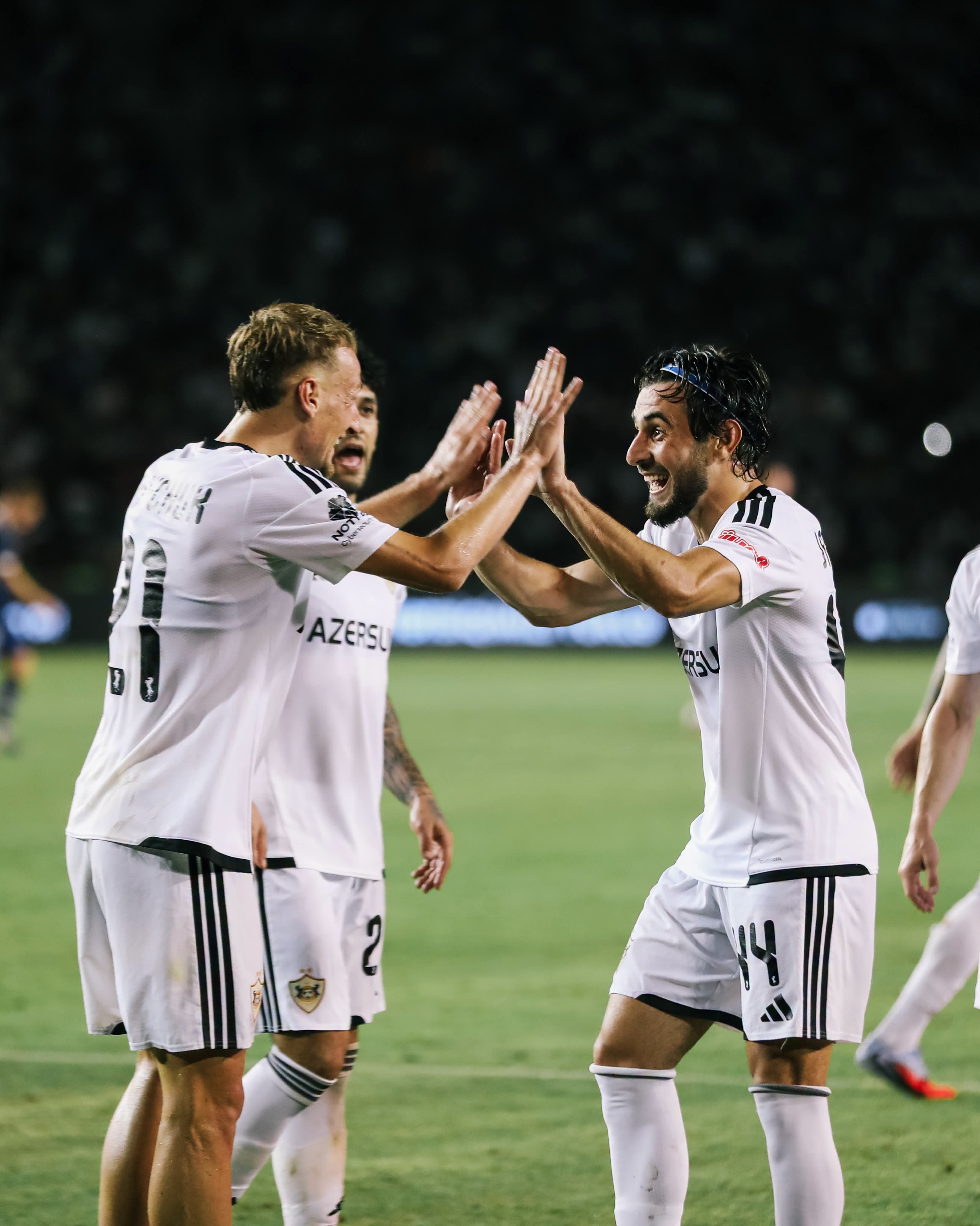 "Qarabağ" Kiyev "Dinamo"sunu belə uddu (FOTO/VİDEO) "Qarabağ" Kiyev "Dinamo"sunu belə uddu (FOTO/VİDEO)