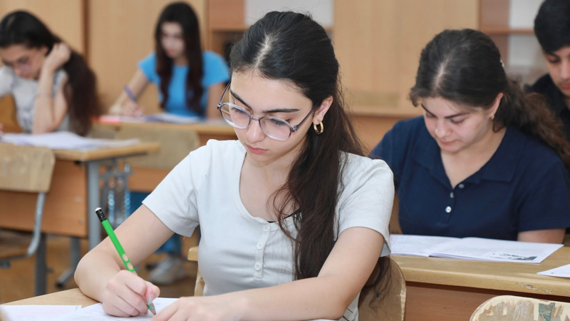 Kolleclərdə ən yüksək təhsil haqqı olan ixtisaslar (SİYAHI)