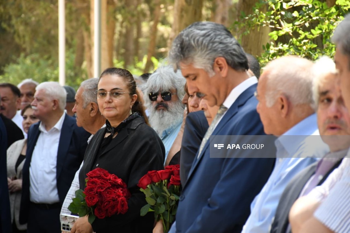 Nəriman Həsənzadə dəfn edildi (YENİLƏNİB)