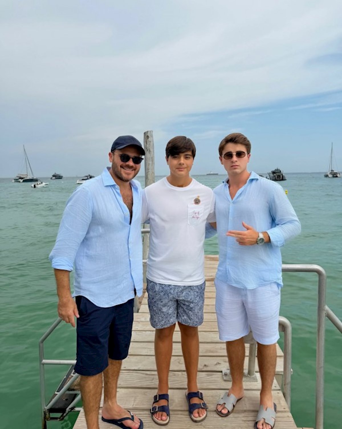 Emin oğulları ilə (FOTO) Emin oğulları ilə (FOTO)