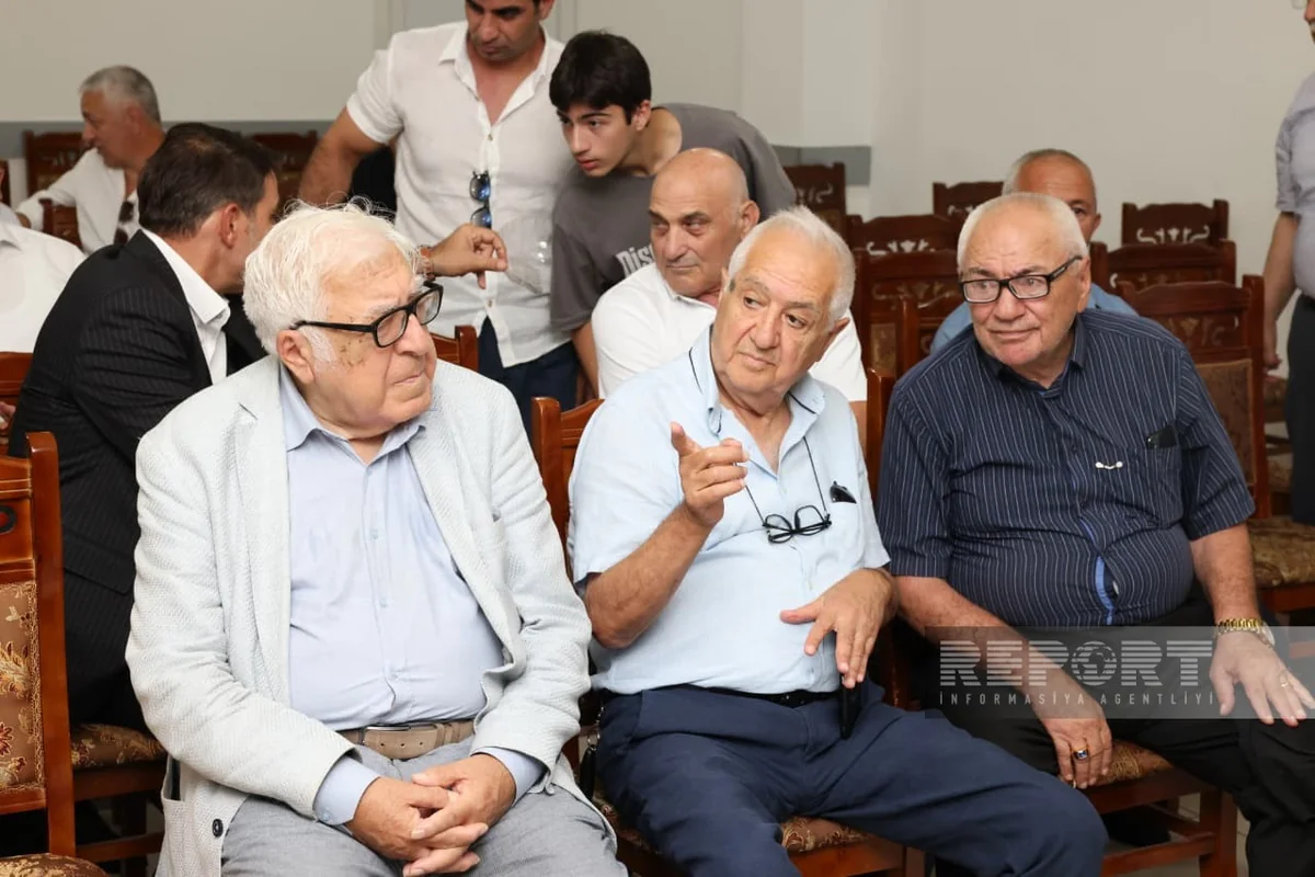 Çingiz Əlioğlu Qurd qapısı qəbiristanlığında dəfn olunub (YENİLƏNİB)