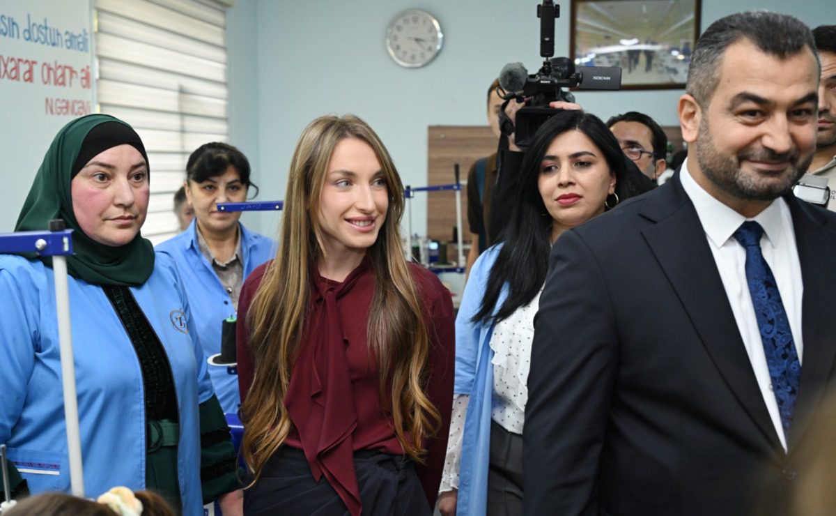 Leyla Əliyeva və Alyona Əliyeva Şamaxıda sosial tikiş müəssisəsinin fəaliyyəti ilə tanış oldu (FOTO)