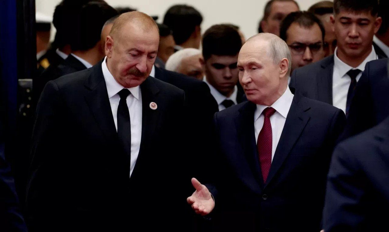 İlham Əliyev Türkmənistanda Putinlə ayaqüstü söhbət etdi (FOTO)
