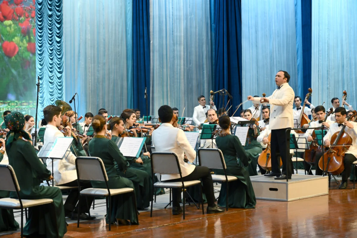 Leyla Əliyeva Türkmənistan Dövlət Simfonik Orkestrinin konsertində (FOTO)