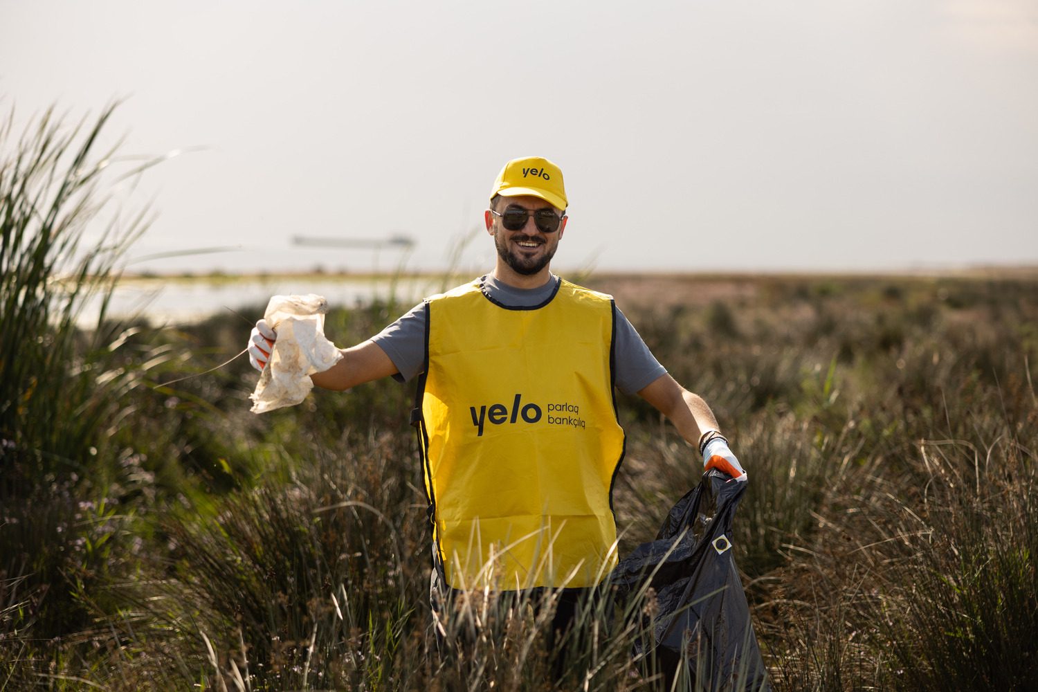 Yelo Bank-ın "Parlaq sahillər" aksiyası çərçivəsində Hövsan sahili tullantılardan təmizlənib!