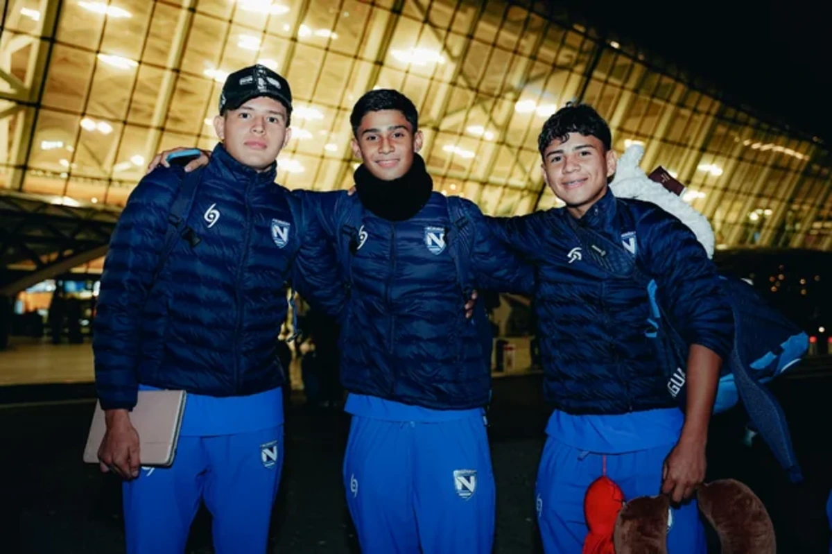 FIFA U-15 Dünya Çempionatı və Festivalının ilk iştirakçısı Azərbaycana gəldi (FOTO)