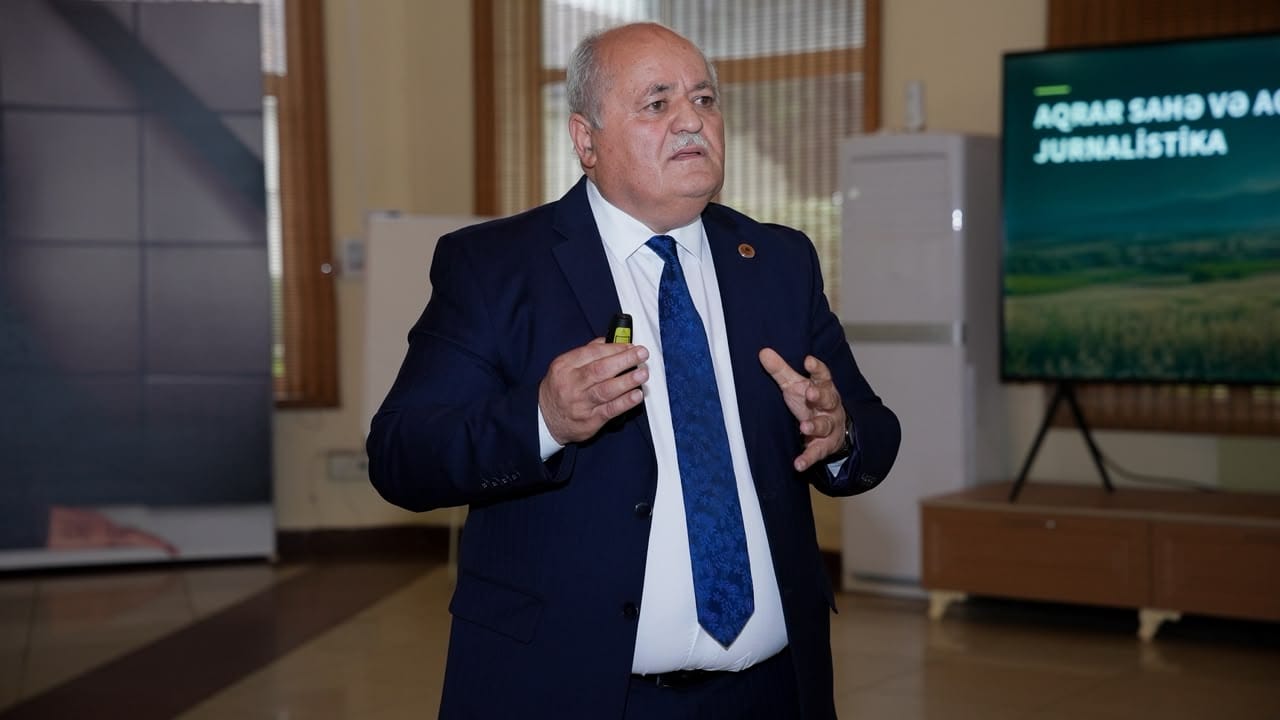 1 Noyabr - Kənd Təsərrüfatı İşçiləri Günü münasibətilə jurnalistlər üçün maarifləndirici təlim keçirilib (FOTO)