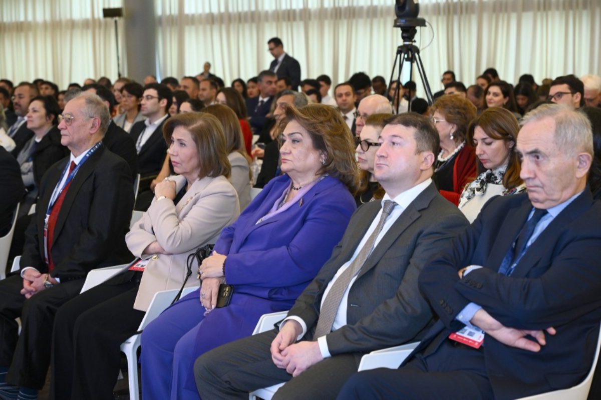 Leyla Əliyeva “Sülh kitabı”nın təqdimatında çıxış etdi (FOTOLAR)