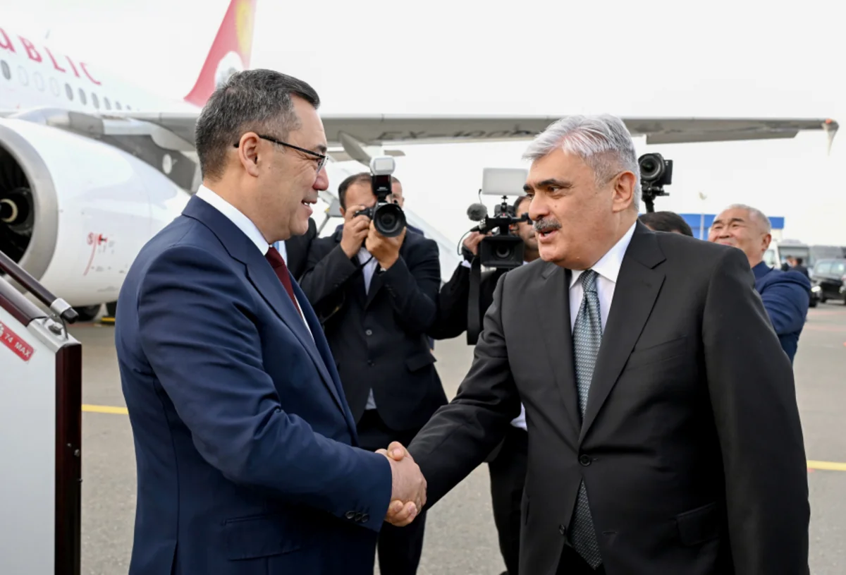 Sadır Japarov Bakıya gəldi (FOTO)