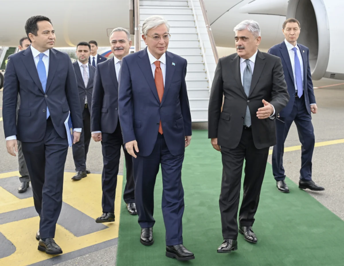 Qazaxıstan Prezidenti Azərbaycana gəldi (FOTO)