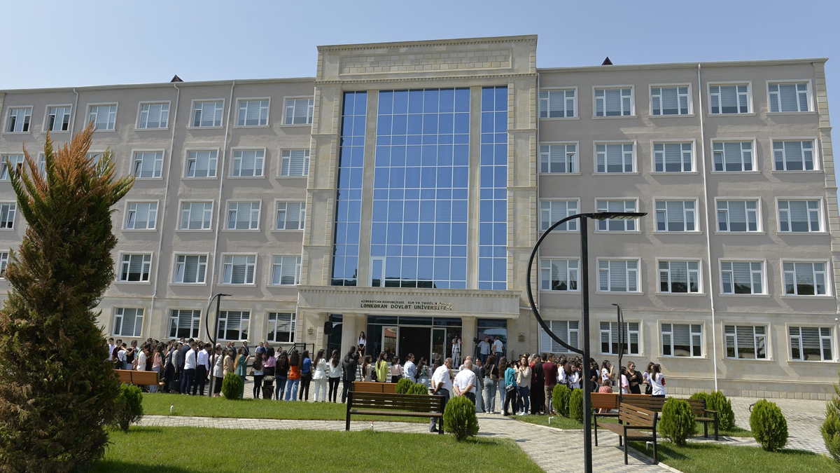 LDU bələdiyyə sədrinin müavinindən 158 min manatlıq inventar alır