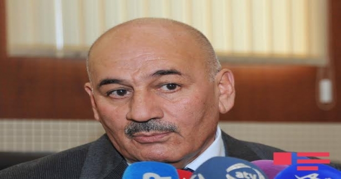 Dövlət Komissiyasının katibi təqaüdə göndərildi