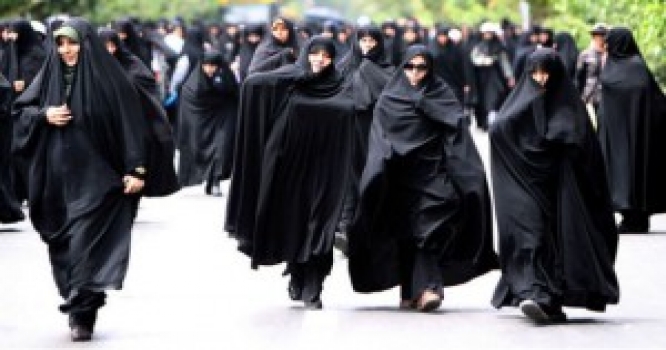 İran kişiləri niyə hicablanırlar?