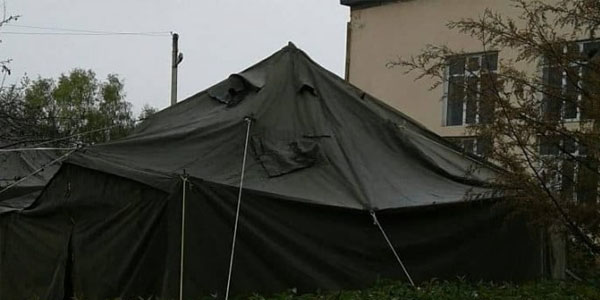 İcra başçısı müraciətlərə məhəl qoymur: Dərslər həyətdə qurulan çadırda keçirilir  (VİDEO)