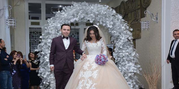 Mənzurə Musayevanın qızının toyundan (FOTOLAR)