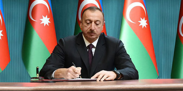 Prezident bu şəxlərə orden, medal və fəxri adlar verdi (SİYAHI)