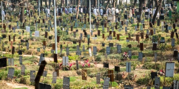 Bu şəhərdə ölü basdırmağa yer tapılmır: Məzar yeri 20 min dollardır (FOTOLAR)