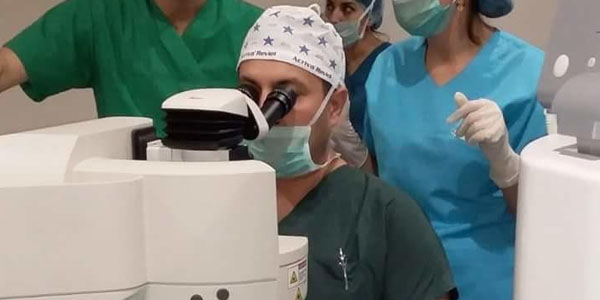 Azərbaycanlı aparıcı gözlərindən əməliyyat olundu (FOTOLAR)