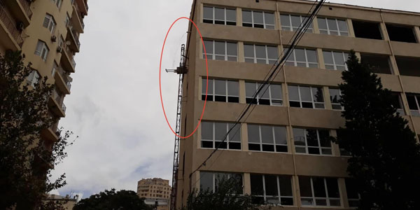 Bakının mərkəzinə göydən çirkab su yağır (FOTOLAR)