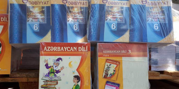 Təhsil Nazirliyi Gürcüstanın Azərbaycandilli məktəblərinə dərsliklər göndərib (FOTOLAR)