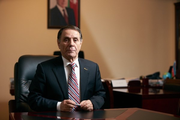 Milli Qəhrəmanın adı orta məktəbə verildi 