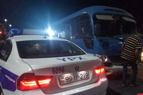 Gəncədə avtobus qəzası: yaralı var (FOTO)