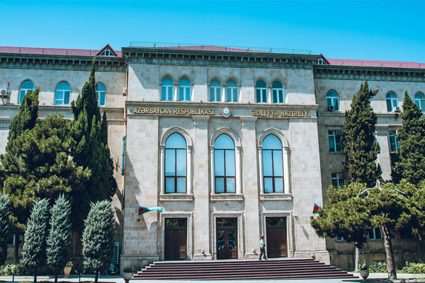 Nazirliyin şöbə rəisi işdən çıxarıldı