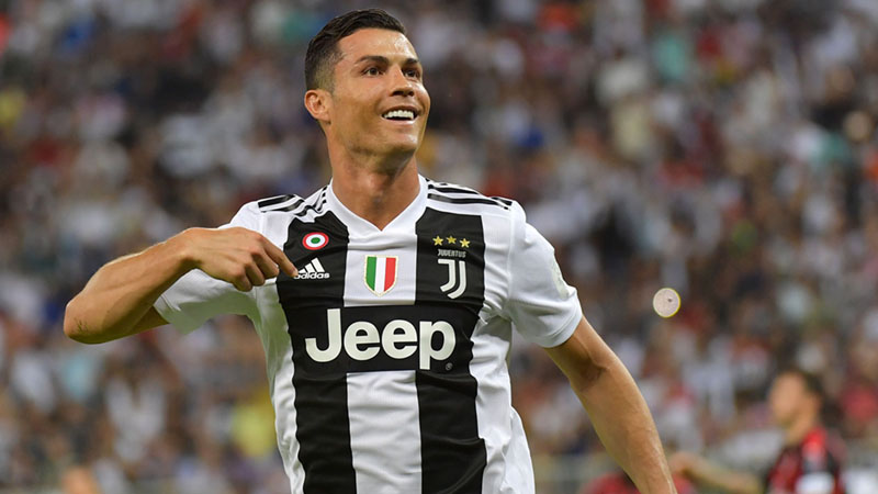 İldə 31 milyon avro maaş alır