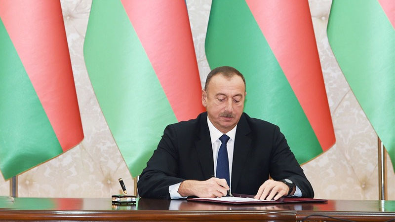 İlham Əliyev 3 generalı istefaya göndərdi (YENİLƏNİB)