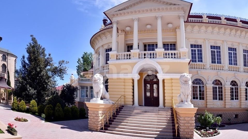 Bakıdakı bu villa kimindir? - 15 milyona satılır (FOTOLAR)
