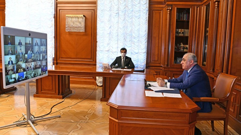 Əli Əsədov karantin rejimi ilə bağlı videomüşavirə keçirdi