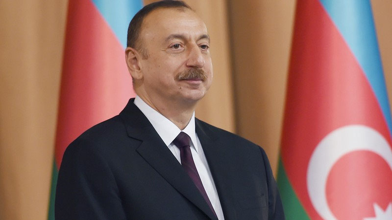 Prezident UNEC-in əməkdaşlarına fəxri adlar verdi (SİYAHI)